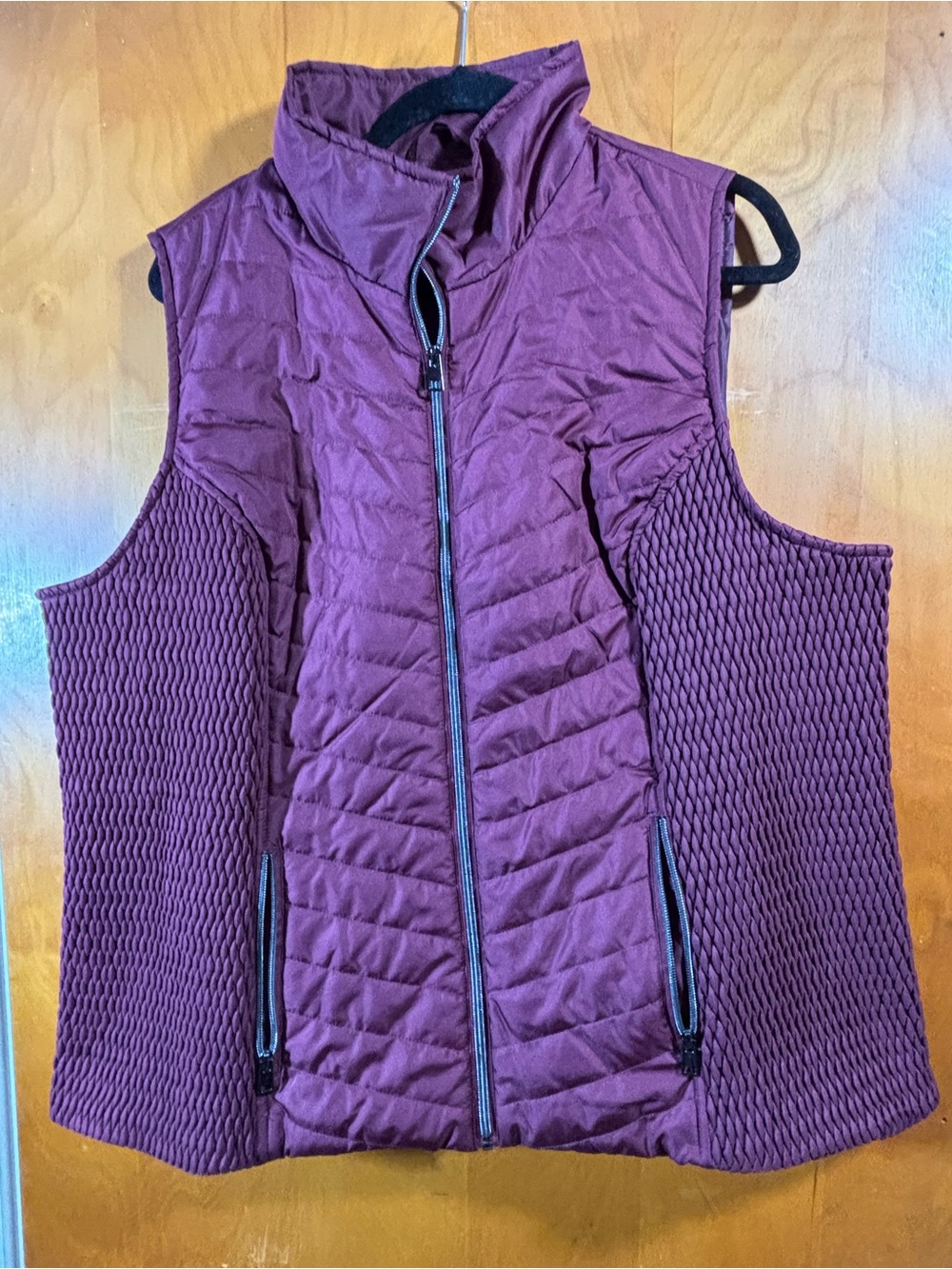 Women’s Quilted Sleeveless Vest - Burgundy, size 2X